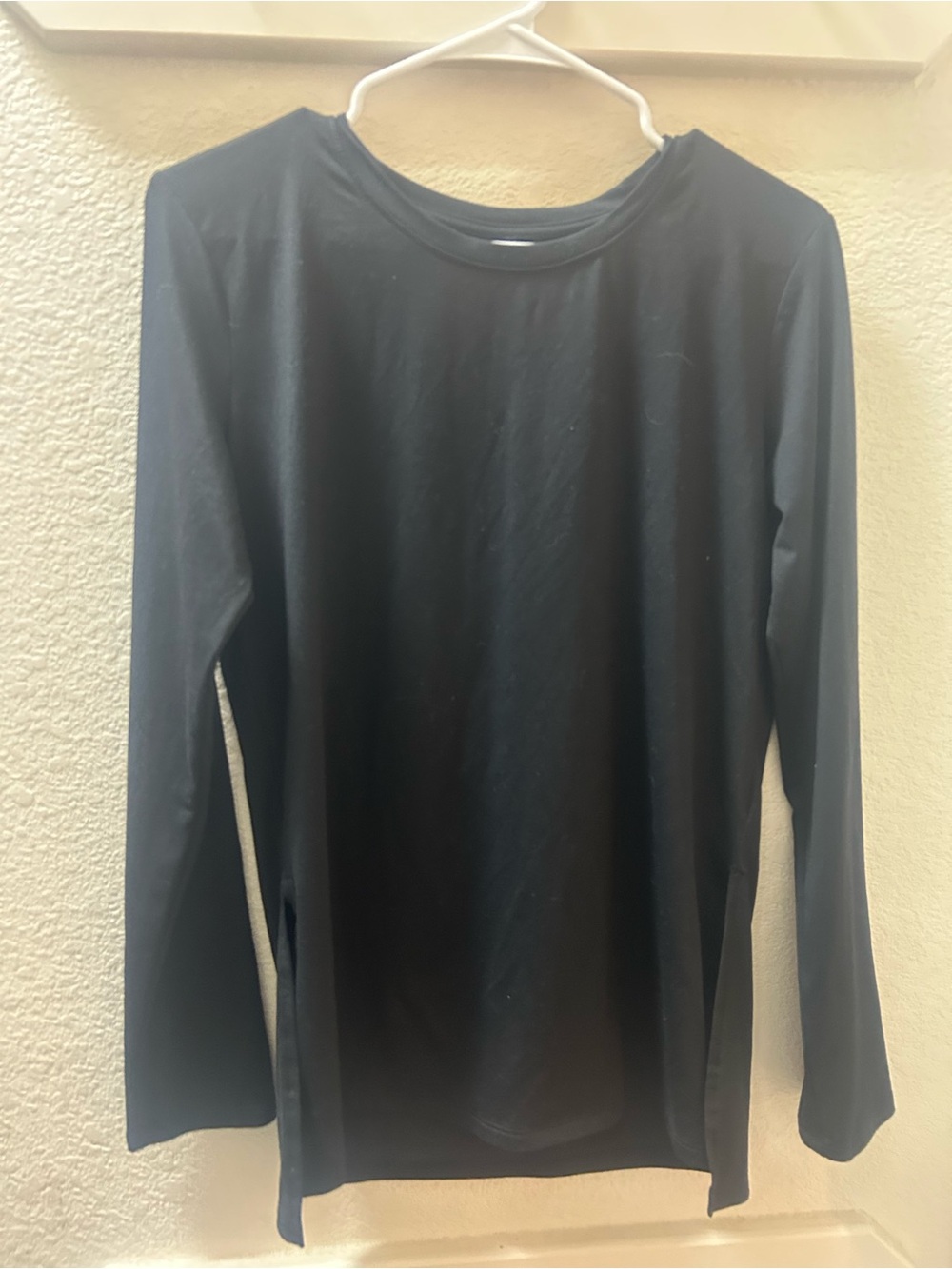 Women's Black Long-Sleeve workout top